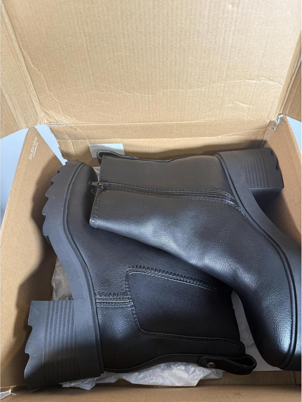 NWB ZODIAC Teresa-Chels Black Ankle Boots Women’s 9.5 - Picture 2 of 9